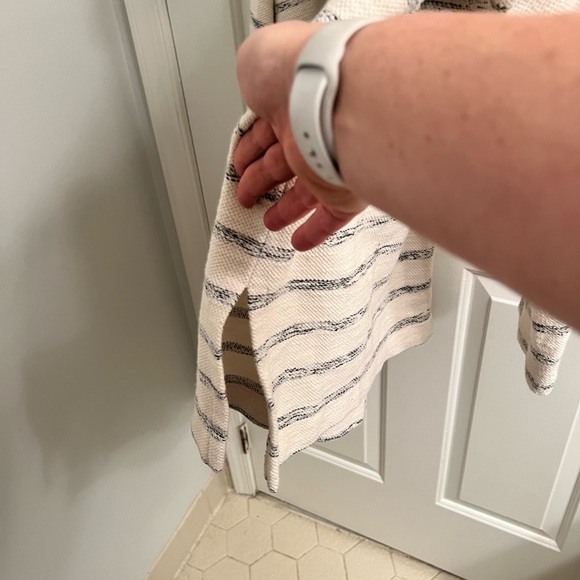 LOFT Sweatshirt - Picture 3 of 5